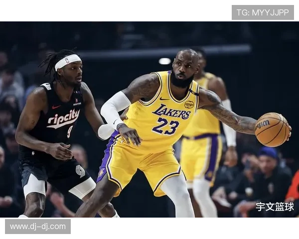 詹姆斯失误险酿大祸 全队最低正负值